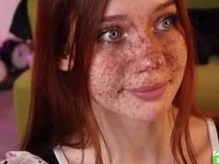 _kim5plus 19 y. o. cam girl loves sucks huge dildo online