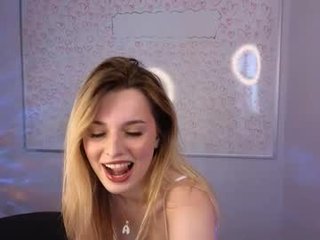 mattieandrews 18 y. o. 