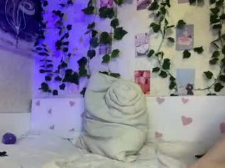 meowroslava 18 y. o. cam girl loves vibration from ohmibod in her pussy online