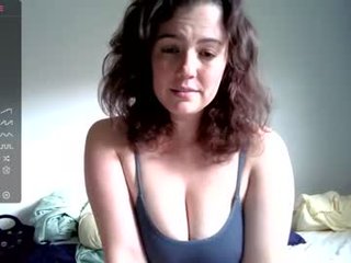 lovemesomemoree 26 y. o. cam babe with big tits in private live sex show