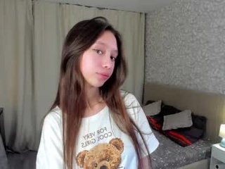 sweetiekiki 18 y. o. 