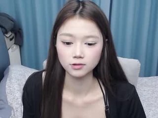 doriseileen 19 y. o. sex cam with a horny cute cam girl that's also incredibly naughty