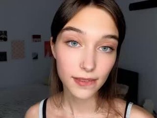 smoothnesss 18 y. o. sex cam with a horny cute cam girl that's also incredibly naughty