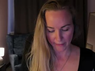 kelly_garners 41 y. o. blonde cam girl enters world of BDSM fantasy, bondage, sexual submission and rough anal sex