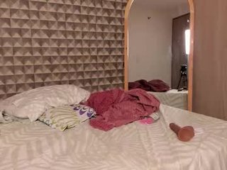 missdhana 18 y. o. horny couple adores fucking online