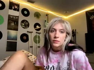 dousometimescry1 0 y. o. horny couple adores fucking online