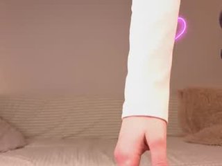 therealmissa 18 y. o. 