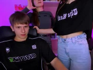 pure_radiance 19 y. o. cam girl showing big tits and big ass