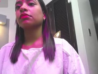 priya_raj_ 18 y. o. english cam girl show his beauty legs online