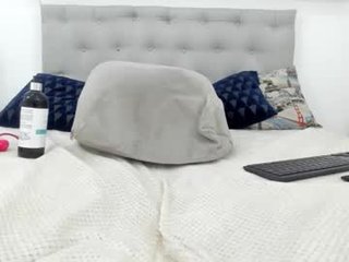 candy_sex_18x 0 y. o. nude cam bitch enjoys hard live sex on camera