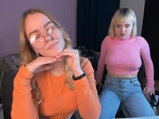 mary_mooore 20 y. o. cumshow with beautiful webcam couple online