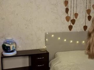 naomiswetheart 18 y. o. 