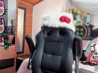 meow_mota 19 y. o. cam girl loves oiled ohmibod inserted in her tight pussy online