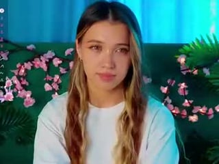 aliviafarrell 18 y. o. 