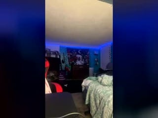 cupcakeexo 19 y. o. cam girl showing big tits and big ass