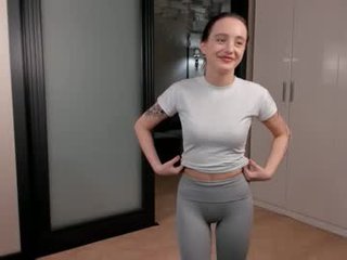 danielelowing 18 y. o. 