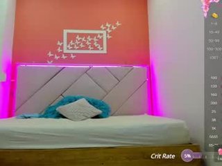 aslhyn_gomez 27 y. o. cam girl makes blowjob and adores anal fucking