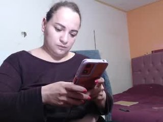 miaabrownn 38 y. o. cam girl with big ass presents hot live sex cum show