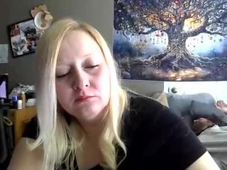 blondieandryno69 0 y. o. BBW cam girl offers pleasing for you big boobs on camera