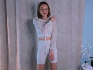 annisgabriel 18 y. o. petite asian cam girl in dirty live sex show