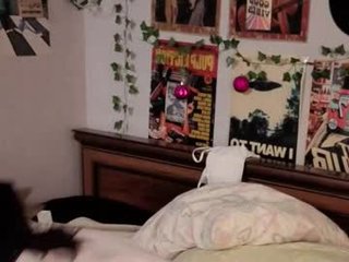 coventinahazleton 18 y. o. asian cam girl shows perfect ass