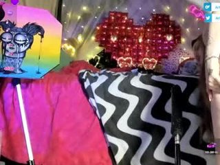 artsyheartsyy 25 y. o. domina cam girl loves dirty live sex in the chatroom